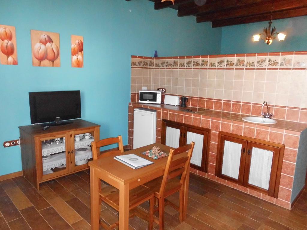 Apartamentos Trinidad Alange Bilik gambar
