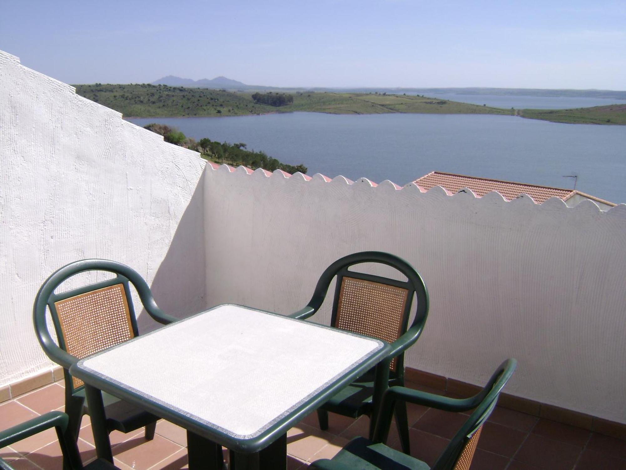 Apartamentos Trinidad Alange Luaran gambar